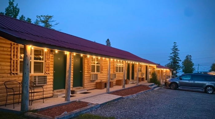 Moosewood Inn (Careys Motel & Cabins) - Web Listing (newer photo)